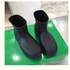 Bottes de pluie rouges nettes femmes avec velours chaud à l'extérieur portant une semelle épaisse vert avocat augmentée de chaussures de pluie à cône court antidérapantes