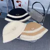 Women Designer Bucket Hat Bonnet Beanie Hats Triangle Cap For Men Designers Buckets Casquette Caps Womens Winter Visors P Hats 2210081D