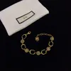 Braccialetti di lusso a catena di designer Bracciali vintage Bracciale con lettere di fiori color oro tendenza gioielli da donna gioielli classici