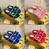 2022 Clover Logo Joint Platform Slippers Sandalen klassieke luxe suede slippers dames zomerplatforms openen teen sandaal reliëf niet-slip outsool met doos 35-40