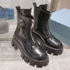 Explosioner Autumn and Winter Ladies Boots Classic Fashion Simple Generous Side Decorated With Brand Triangle Fashion Show Famous Designer Boot