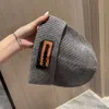 Tasarımcı Erkekler ve Kadınlar Beanie Cap Lüks Kafatası Şapkası Kapaklar Kayak Şapkaları Snapback Maske Takılmış Unisex Kış Kaşmir Günlük Açık