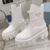 Explosioner Autumn and Winter Ladies Boots Classic Fashion Simple Generous Side Decorated With Brand Logo Triangle Fashion Show Famous Designer Boot