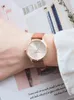 Montres-bracelets Montre habillée classique et moderne pour femmes avec bracelet en maille d'acier inoxydable résistant à l'eau à 3 mains