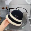 3 Farbdesigner Eimer Hut Womens Wolle Strickkaschmirhüte Fashion Casual Hut Winter Baseball Cap Skull Caps