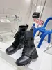 Ultimi stivali da pioggia in PVC con fibbia in pizzo Stivali firmati Martin Boot Funk Stivaletti alla caviglia Cowskin Suola spessa Tacco grosso