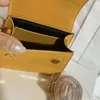 미니 Crossbody 가방 Deerskin 벨벳 어깨 지갑 레이디 핸드백 지갑 금속 하드웨어 편지 장식 이동식 스트랩 플랩 메신저 가방 작은 클러치