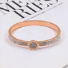 Moda e luxo embutido diamante designer de pulseiras circulares pulseira de mulheres 18k Bracelets de jóias douradas Presente de festa de casamento
