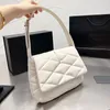 Bolsas de pele de carneiro acolchoadas Axilas Bolsa Hobo Ombro Mulheres Cross Body bolsas Bolsa de couro genuíno Bolsa de mão Super macia Letras da moda Alças ajustáveis