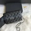 Bolsas de marcas famosas Bolsas de ombro Bolsa com alça de corrente Bolsa xadrez Duas letras fivela sólida Padrão de caviar de pele de carneiro Bolsas de luxo femininas