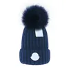 męska czapka designerka czapki czapki nowe mody kobiety panie ciepłe zimowe czapkę duże sztuczne futra pomps bobble hat na zewnątrz M-4322G