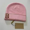 2022 Gorro de moda de alta calidad, gorro de punto unisex, gorros de calavera deportivos clásicos para mujeres y hombres, gorros de invierno autume para mujer, informales, para exteriores