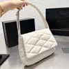 Bolsas de pele de carneiro acolchoadas Axilas Bolsa Hobo Ombro Mulheres Cross Body bolsas Bolsa de couro genuíno Bolsa de mão Super macia Letras da moda Alças ajustáveis