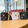 Kvällspåsar 2021 Designer Letter Bag Bag Wallet Keychain Keyring Fashion Purse Pendant Car Chain Charm Brown Flower Mini Bag Trinka Gifts Accessories229x