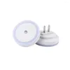 Luzes noturnas LED Light Wireless Sensor Lighting Dusk Smart Dusk to Dawn Lamps Nightlight UE Plug Lamp 220V para quartos banheiros