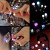 4PCSライトアップノベルティ照明LEDブリングイヤスタッドリング韓国の韓国の韓国の韓国人のためのパーティーの女性のためのアクセサリークリスマスリング/グロースティックバッテリーd2.0