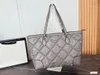 Дизайнерская сумка на плечах женского тиснения, сумка для покупки, портативная сумка для покупки