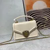 7A Zincir Kadın Çanta Tasarımcısı Crossbody Çantalar Messenger Çanta Kaliteli Omuz Cüzdan Buzağı Kalp Kalp Kaplı Vintage Pirinç Metal Ön Flip El Çantaları