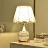 고급 크리스탈 웨딩 침실 테이블 램프 로비 금속 바디 침대 옆 거실 책상 빛