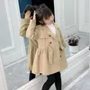 Перекрытие детской куртки Casaco offantil Girl 2022 Spring Khaki Trench Double Wurderbreaker для детей 3-11 т.