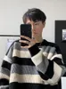 Mens Sweaters IEFB Striped Patchwork Vintagesweater Sonbahar Kış Yuvarlak Boyun Kint Üstleri Yakalar Kore Kinttwear 221008
