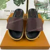 Slipper Damen Herren Sommer Sandalen Strand Slides Pantoufles Frau Hausschuhe Damen Flip Flops Pantoletten Büro Sliders Plateauschuhe Stilvoller Druck Einfarbig mit Box