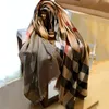 Men Woman Designer Check Cashmere Scarf Fashion Edge verfraaid met kwastdetails Italië Raffined Light Shawl