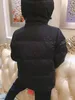 puffer kurtki zimowy płaszcz w dół kurtki dla dzieci Parka Winterjacke Płaszcz Designer chłopcy z kapturem Czarny wzór z kapturem Kurtki drukowane Kurtki wielokolorowe ubrania wielokolorowe