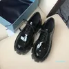 Sapatos de sapatos plataforma t￪nis de t￪nis grossa logotipo branco de tri￢ngulo preto escova de couro pontado de dedos de caldo de rodap￩ Monolith Mulheres