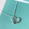 Sterling Silver 925 Pendant Halsband Classic T Fashion Exclusive Blue Emamel Heart Lady Exquisite CraftsManship Luxury Logo Halsband D331U