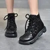 SURET BUTY YILUAN RETRO Oryginalne skórzane puste sandały Hole Kobieta 2022 Spring Summer Platform Lace-Up swobodne kobiety