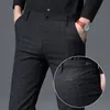 Pantaloni da uomo Slim Fit Pantaloni lunghi da uomo Stretch di alta qualità Classico Casual Abiti formali Pantaloni da lavoro da ufficio Uomo Nero Blu 221010