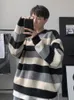 Mens Sweaters IEFB Striped Patchwork Vintagesweater Sonbahar Kış Yuvarlak Boyun Kint Üstleri Yakalar Kore Kinttwear 221008