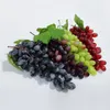 Decoração de festa 1pc Simulação artificial Simulação uvas de frutas plástico de jardim decoração decorativa falsa decorativa de casamento
