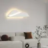 Duvar lambası Beyaz Postmodern Minimalist Işık Yaratıcı Sconce Oturma Odası Çatı katı merdiven yatak odası arka plan sıcak