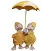 정원 장식 북유럽 우산 커플 오리 수지 조각상 장식품 야외 안뜰 인형 공예 발코니 빌라 조각 장식