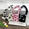 Sacs de soirée 2022 Winter Love Heart Print pour femmes douce peluche fleur femme petit voyage chaud moelleux sac sous les bras