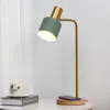 Lampy stołowe Nordic Minimalist Lampa Nocne Światło Czytanie Studiuj salon Decor Nowoczesna sypialnia Prosta lampe gospodarstwa domowego EG50TD