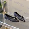 Damskie spiczasty skórzane buty sandałowe marka Buty w kratę dla kobiet urok płaskie sandały dwa kolory