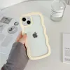 iPhone 15のファッションかわいい透明な巻き巻き波のケース