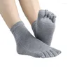 スポーツ靴下木製詰まり綿5つのつま先のつま先の乾いた指を防ぐアスリートの足の動きを防ぐ