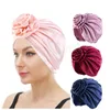 Cappello Hijab in raso con fiore grande Cappello turbante vintage setoso Cappello copricapo da donna Elastico elasticizzato Femme Musulman Turbante Sciarpa testa