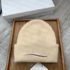 Buchstaben Strickmütze Beanie Cap Designer Skull Caps Kaschmir Winter für Mann Frau Hüte 8 Farben