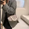 Akşam çantaları yüksek kaliteli kadınlar küçük inci sap omuz çantası moda peluş crossbody tasarımcı bayanlar el çantaları messenger