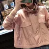Tasarımcı Kadın Trençkotları Kadın Kare Cep Kapşonlu Kısa Güneş Koruyucu Gömlek Çift İşlemeli Rozet Gevşek Gündelik Uzun Kollu Pelerin İş Giyim Ceket