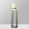 Lampadaires Lampe de salon Post-moderne minimaliste créatif design lumière modèle de luxe thé classique vertical