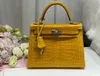 25 cm Real Shinny Crocodile Shoulder Bag Brand Purse Luxury Handväska Helt handgjorda kvalitet Vaxlinje sömmar Blue Green Gul Black Bourgogne etc. Färger