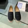 2022 Nya modedesignerskor Fashion Casual Shoe Classics Women Espadrilles Flat Canvas och Real Two Tone Cap Toe Top Quality