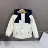 ベビー服の子供たちのコートデザイナーダウンコートジャケットキッド服のフード付きファッション厚い温かい屋外の女の子の女の子のジャケット長いスリーブ