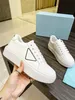 Designer flat sneaker trainer casual shoes denim canvas leather white green red blue letter fashion platform mens womens low trainers sneakers good price 0929